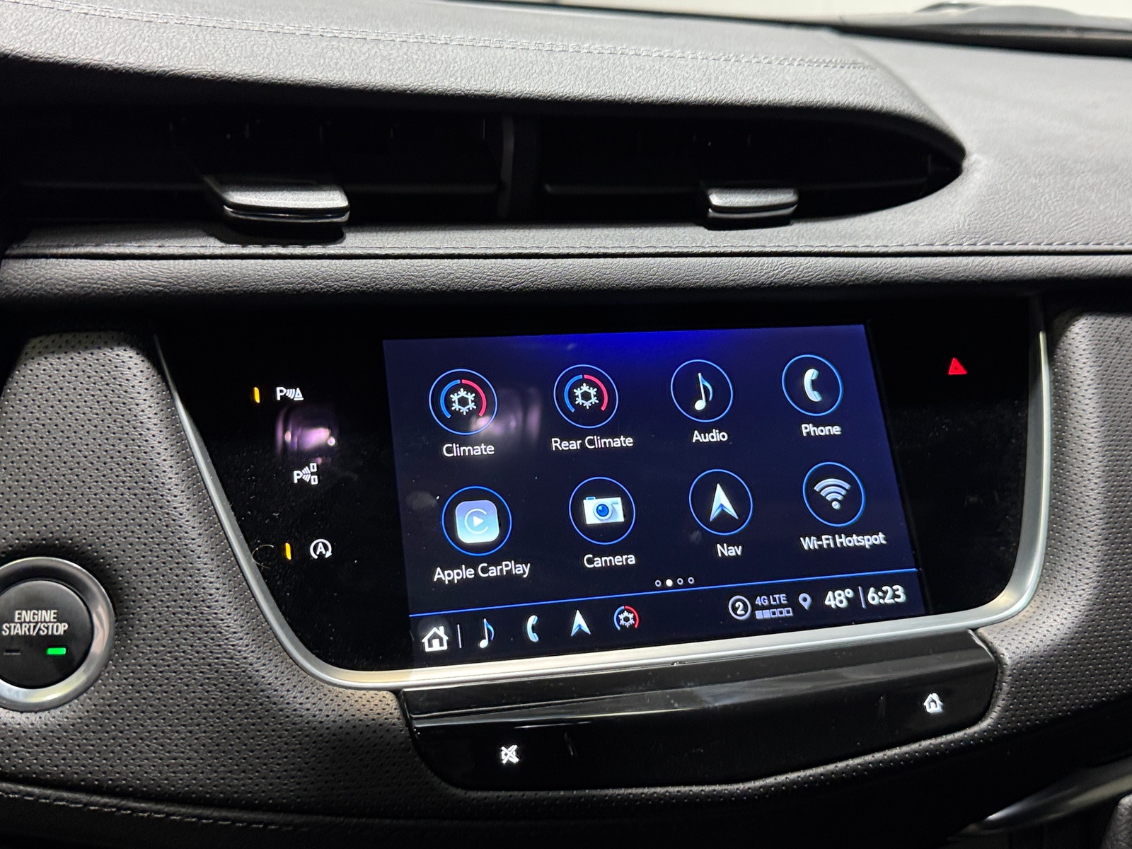 Thumbnail: 2024 Cadillac XT5 - 3