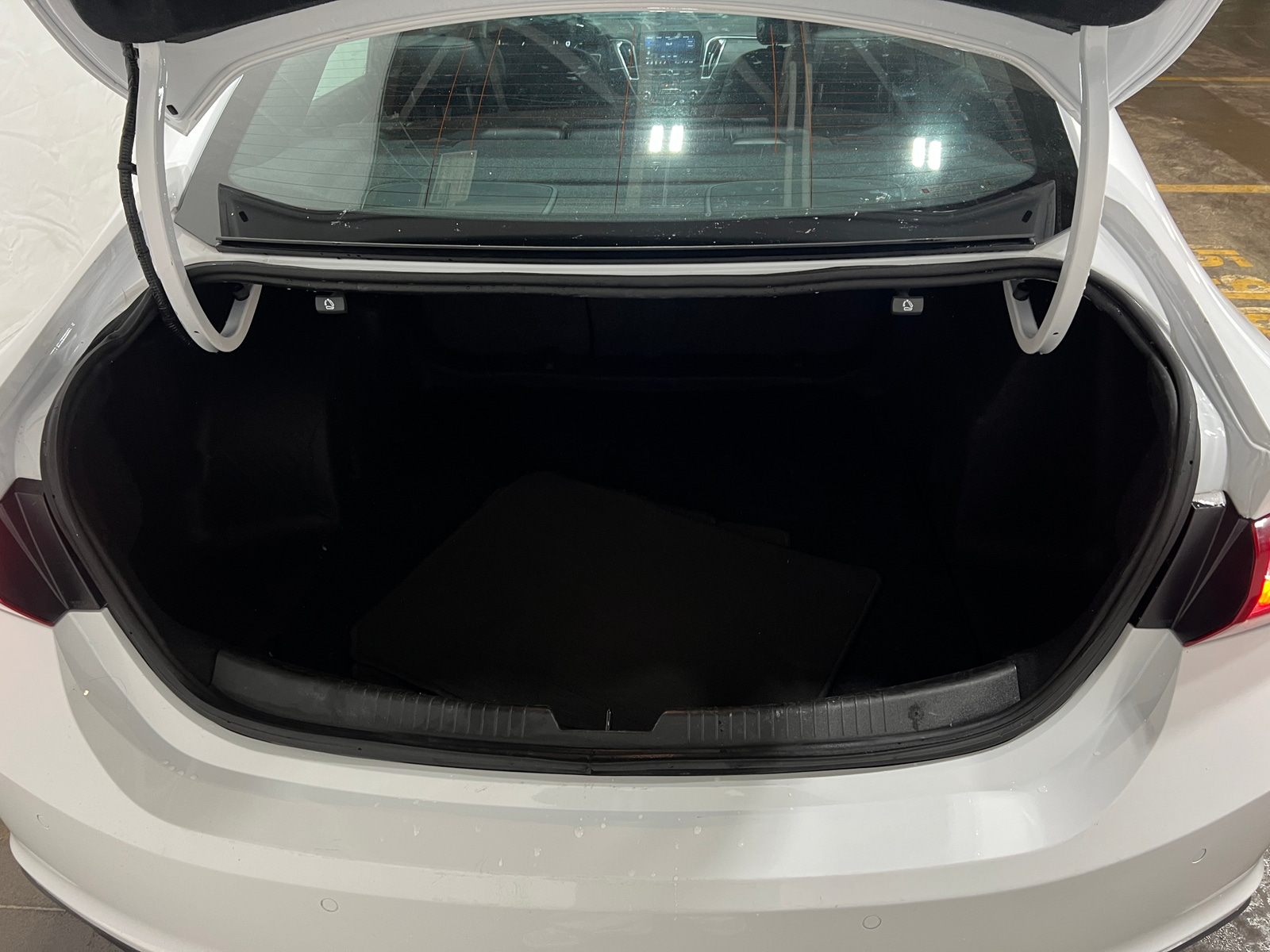 Thumbnail: 2024 Chevrolet Malibu - 6