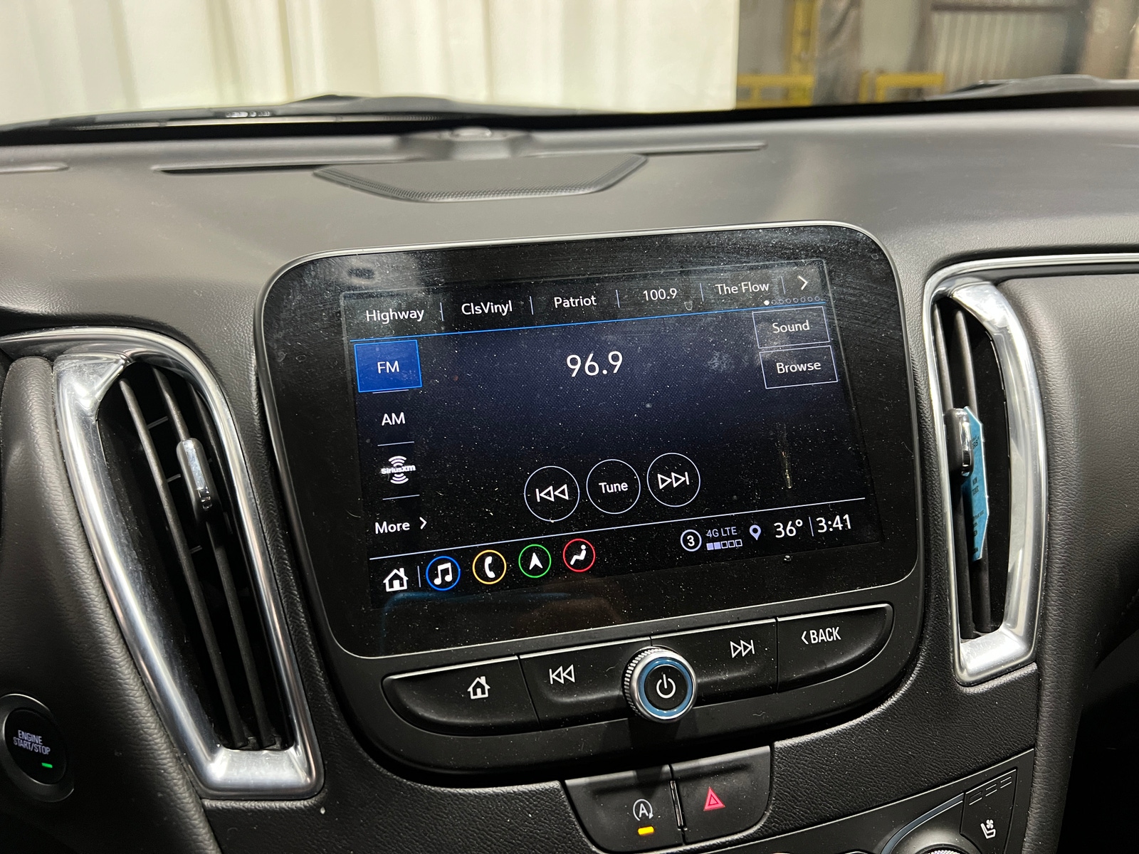 Thumbnail: 2024 Chevrolet Malibu - 3