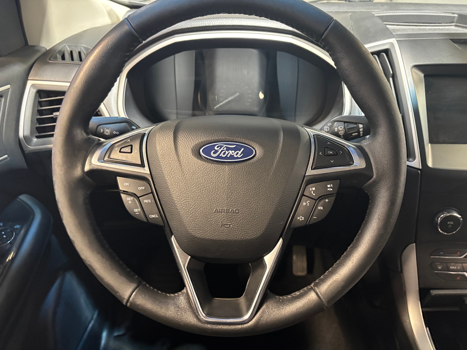 Thumbnail: 2020 Ford Edge - 4