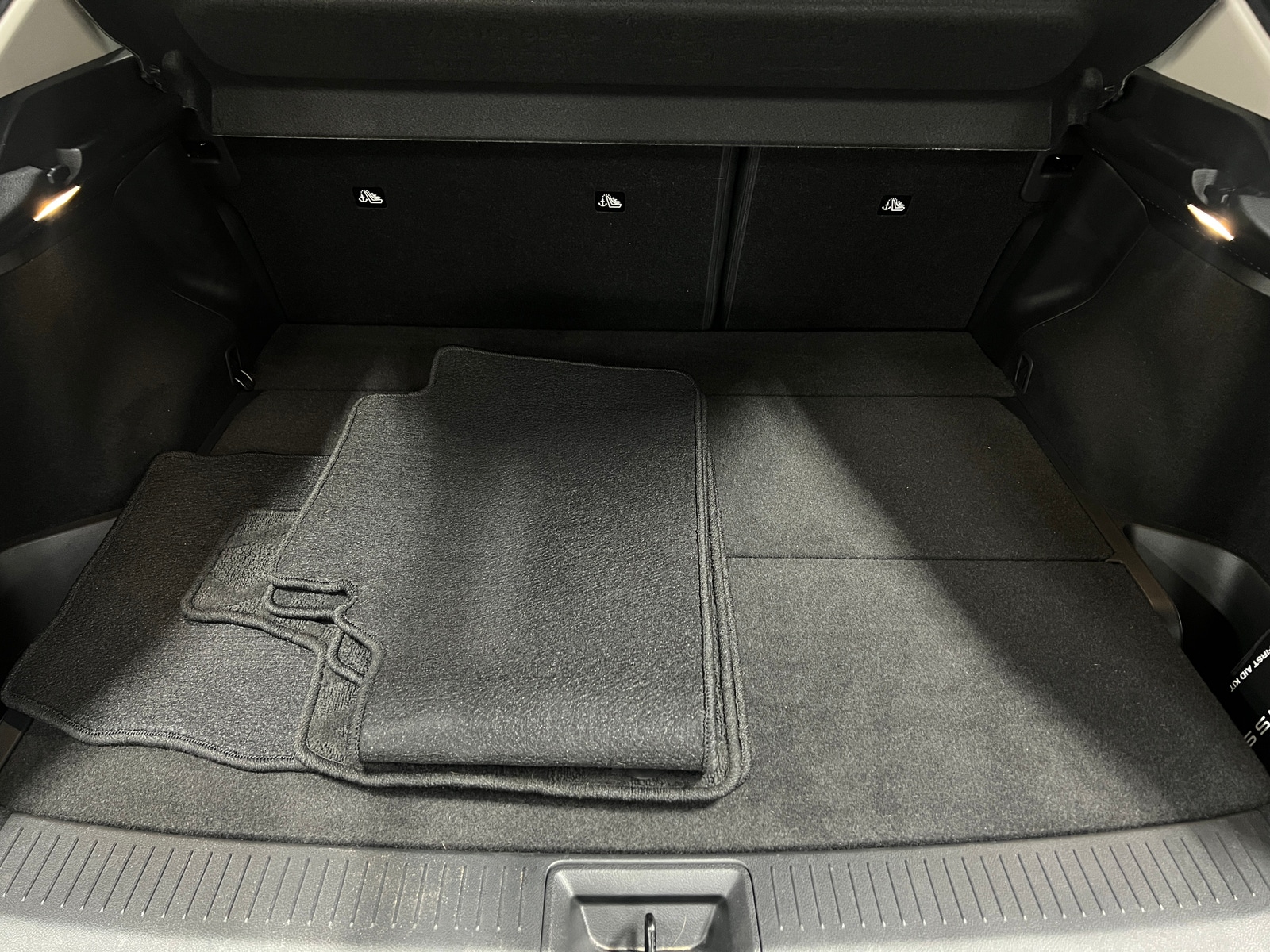 Thumbnail: 2023 Nissan Ariya - 6