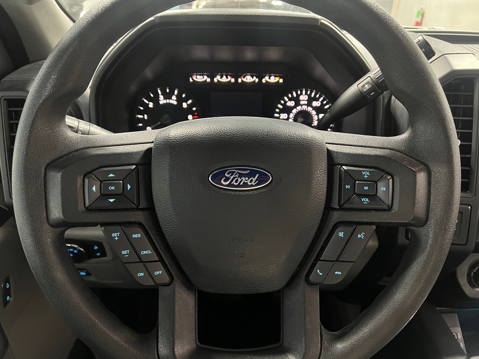 Thumbnail: 2019 Ford Econoline - 5