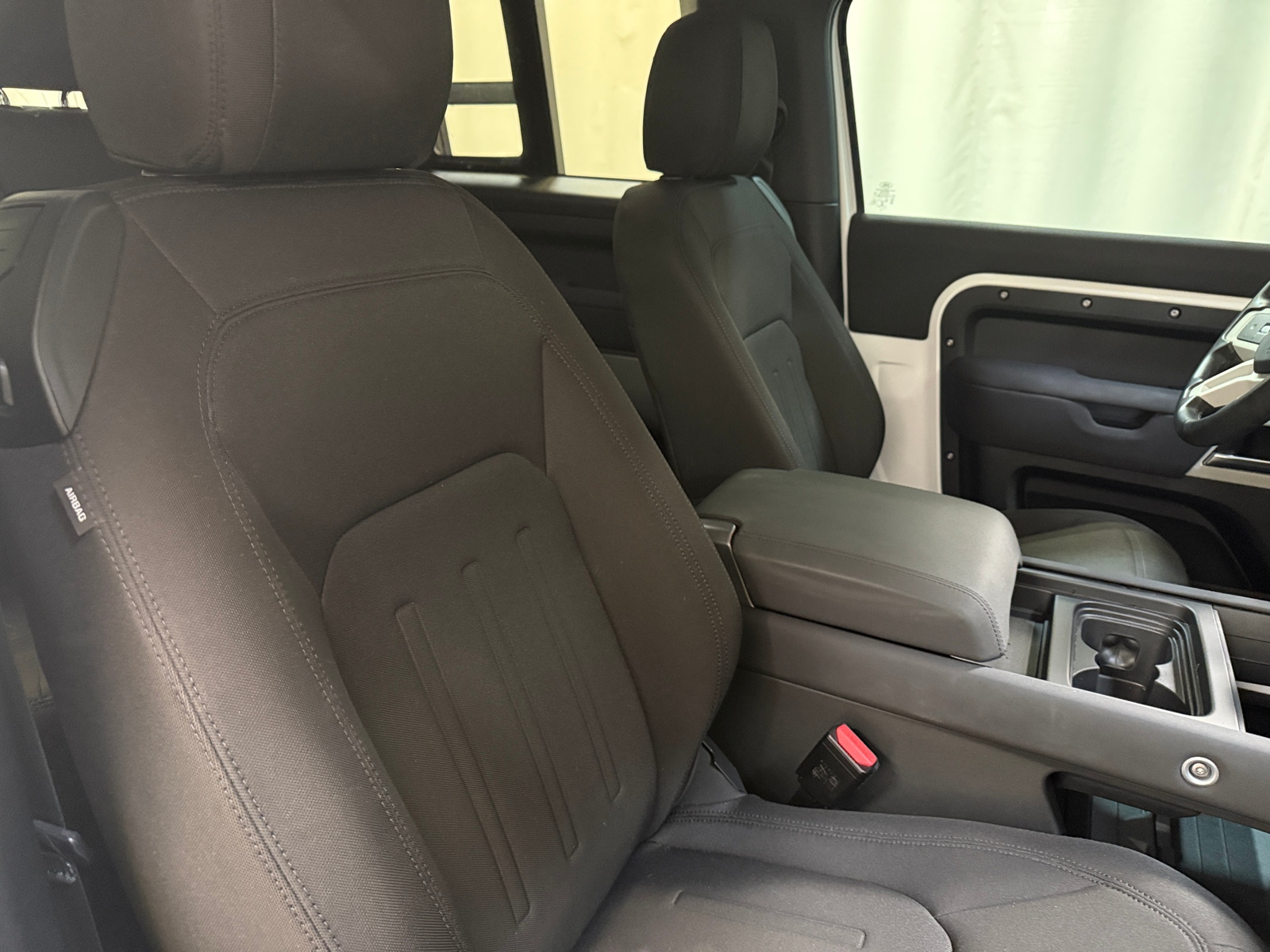 Thumbnail: 2022 Land Rover Defender - 2