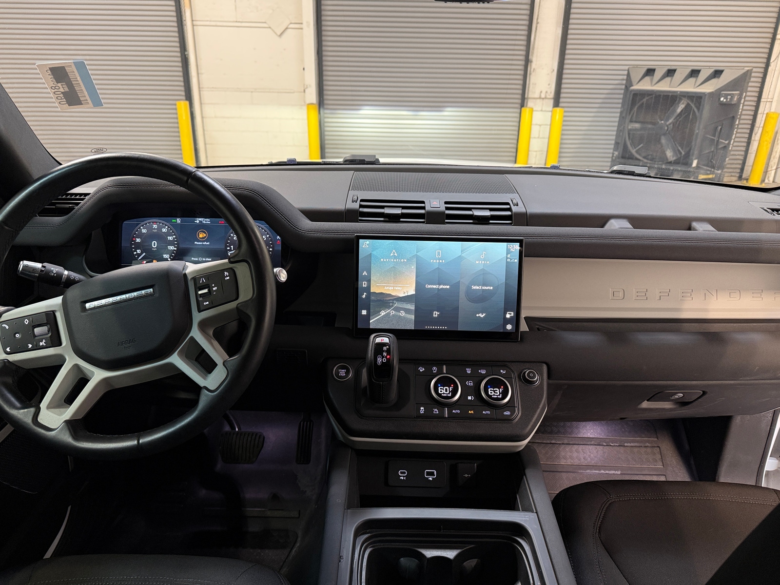 Thumbnail: 2022 Land Rover Defender - 3