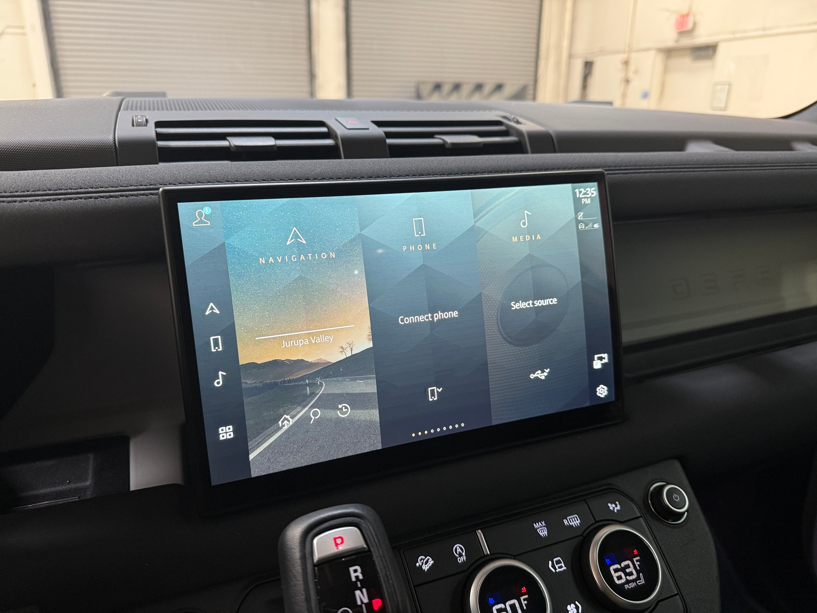 Thumbnail: 2022 Land Rover Defender - 4