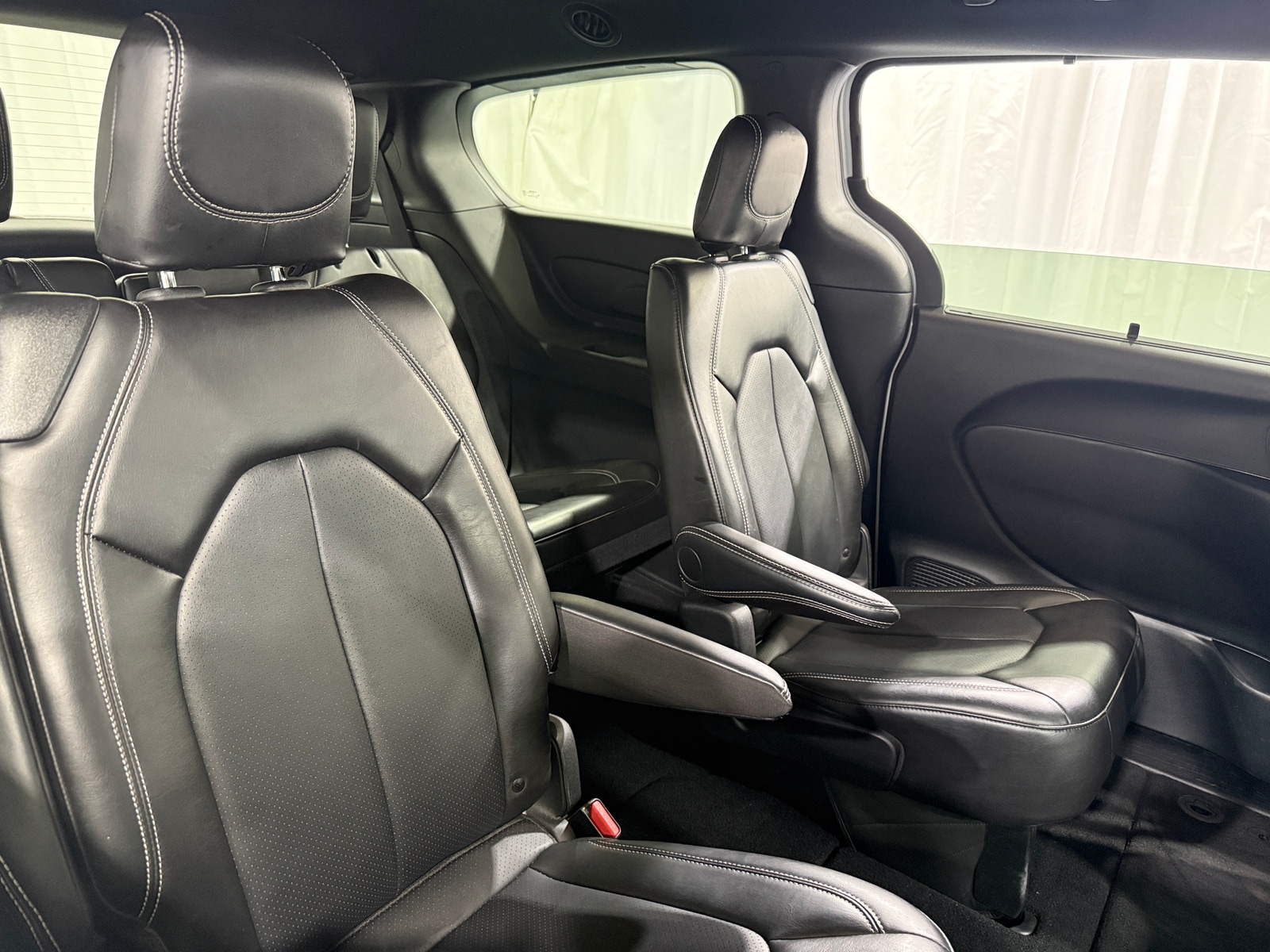 Thumbnail: 2025 Chrysler Pacifica - 5