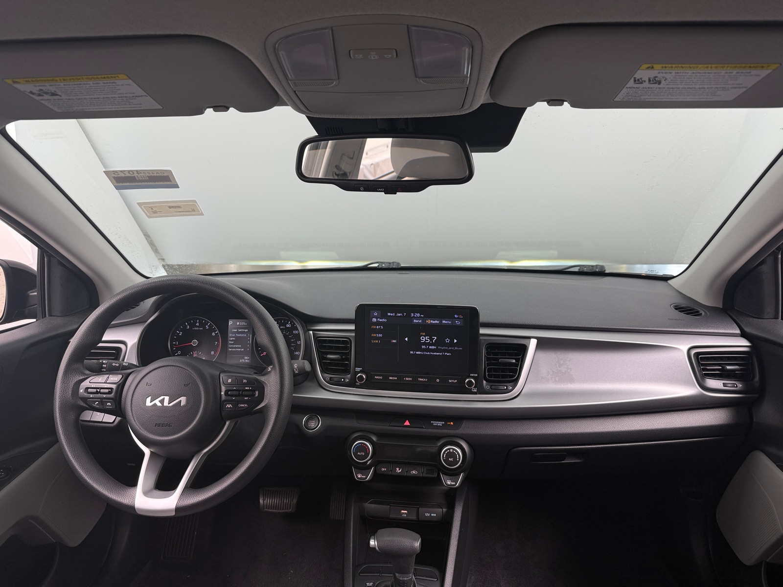 Thumbnail: 2022 Kia Rio - 3