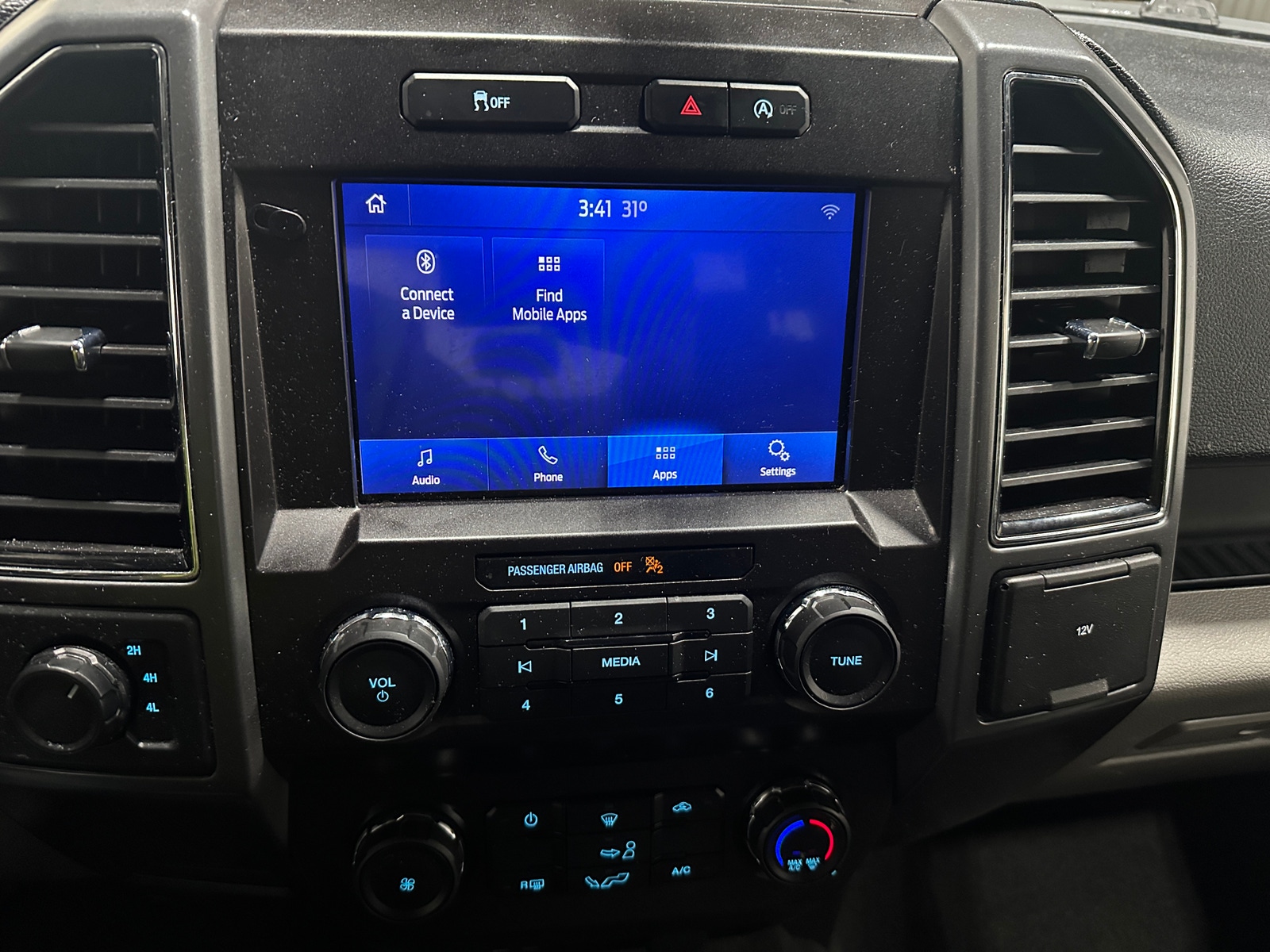 Thumbnail: 2020 Ford Econoline - 4