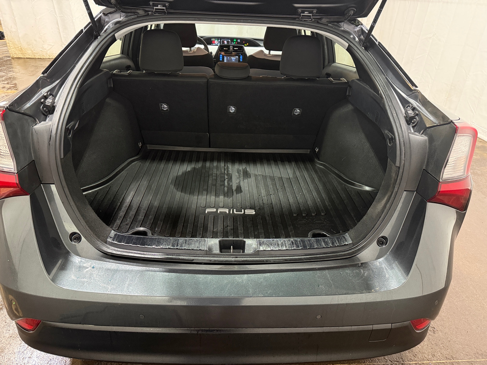 Thumbnail: 2019 Toyota Prius - 7