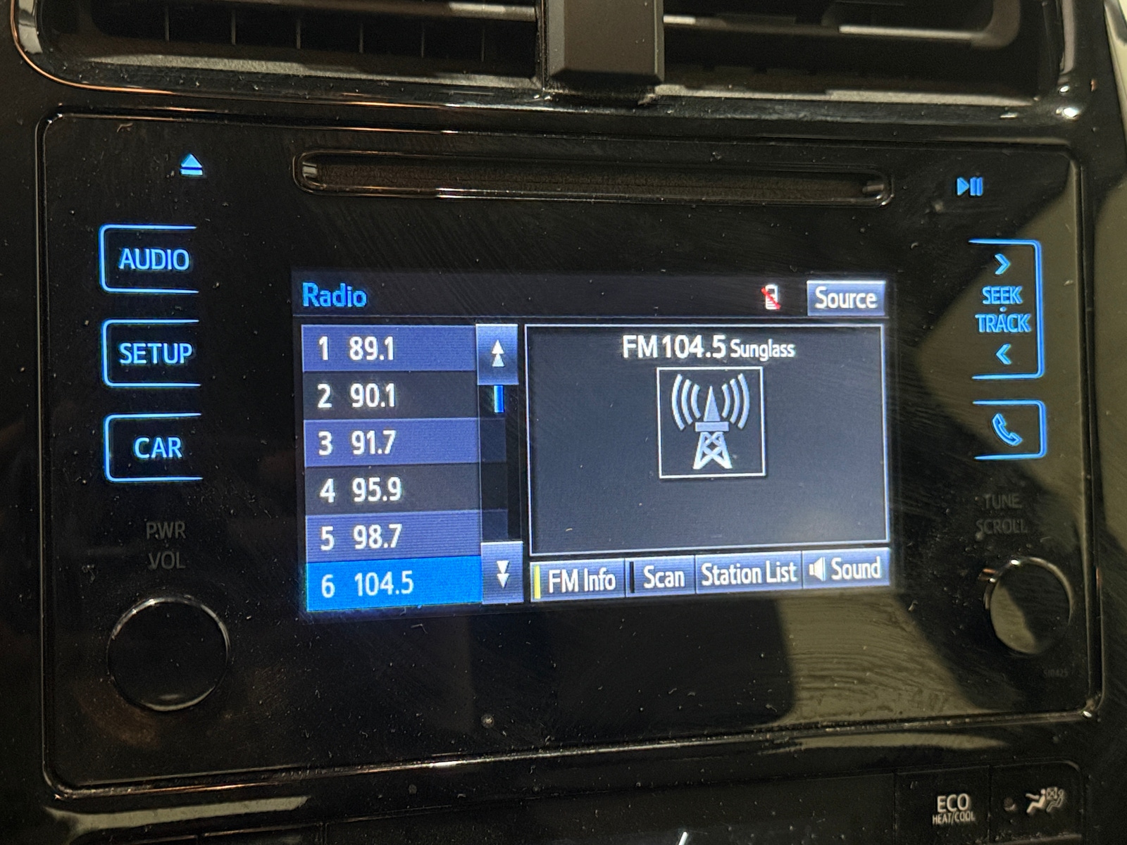 Thumbnail: 2019 Toyota Prius - 4