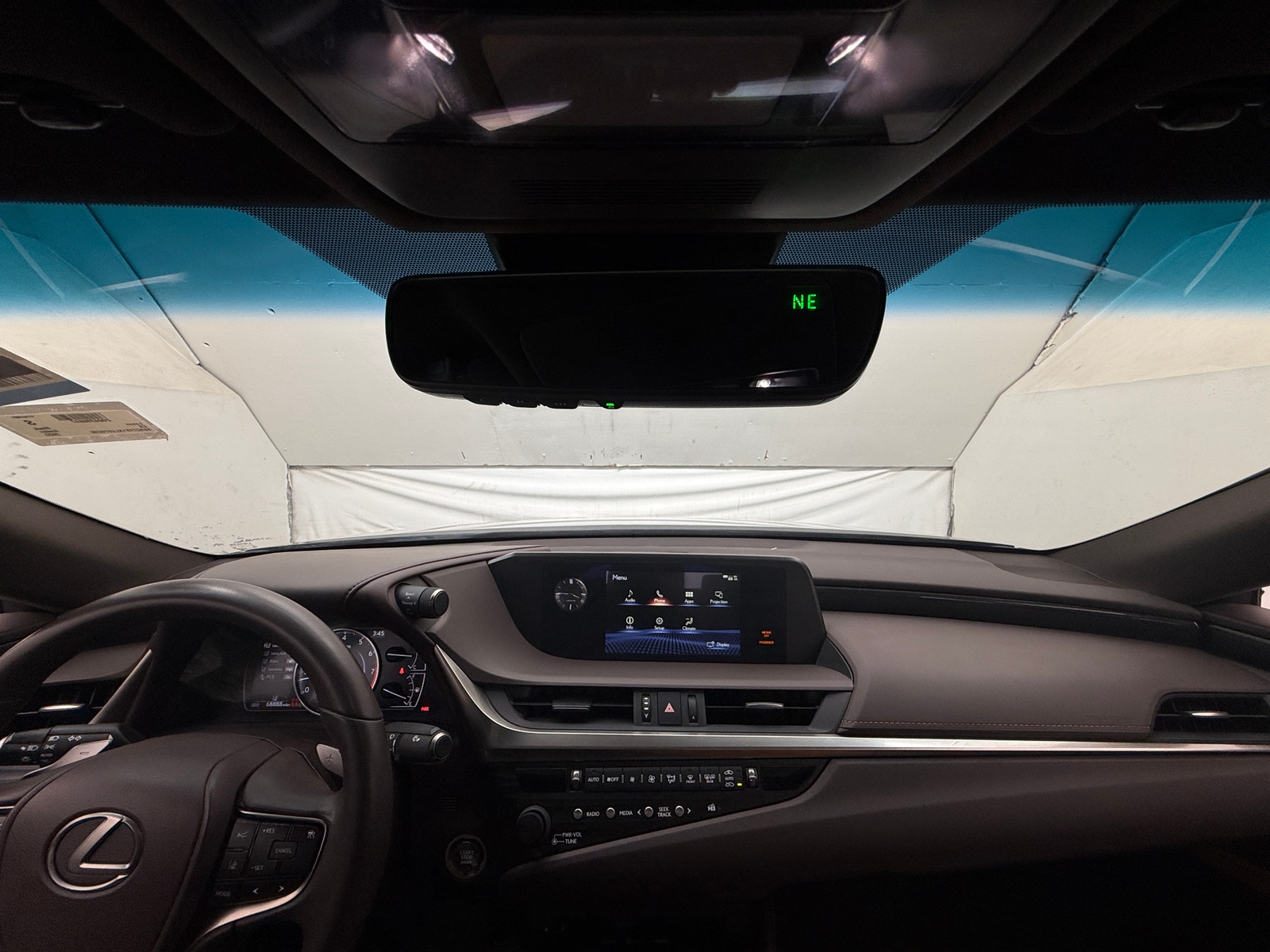 Thumbnail: 2020 Lexus ES - 2