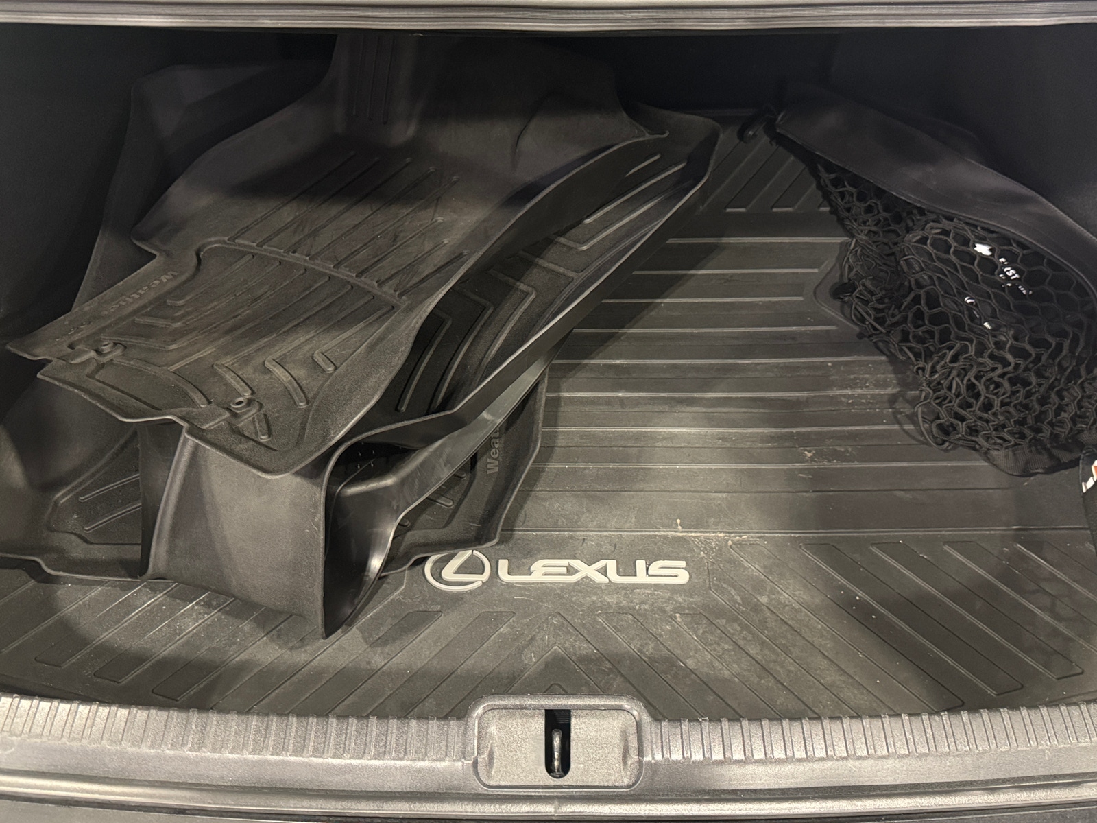 Thumbnail: 2020 Lexus ES - 6