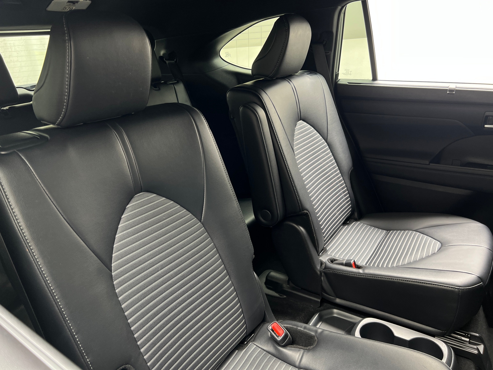 Thumbnail: 2024 Toyota Highlander - 5