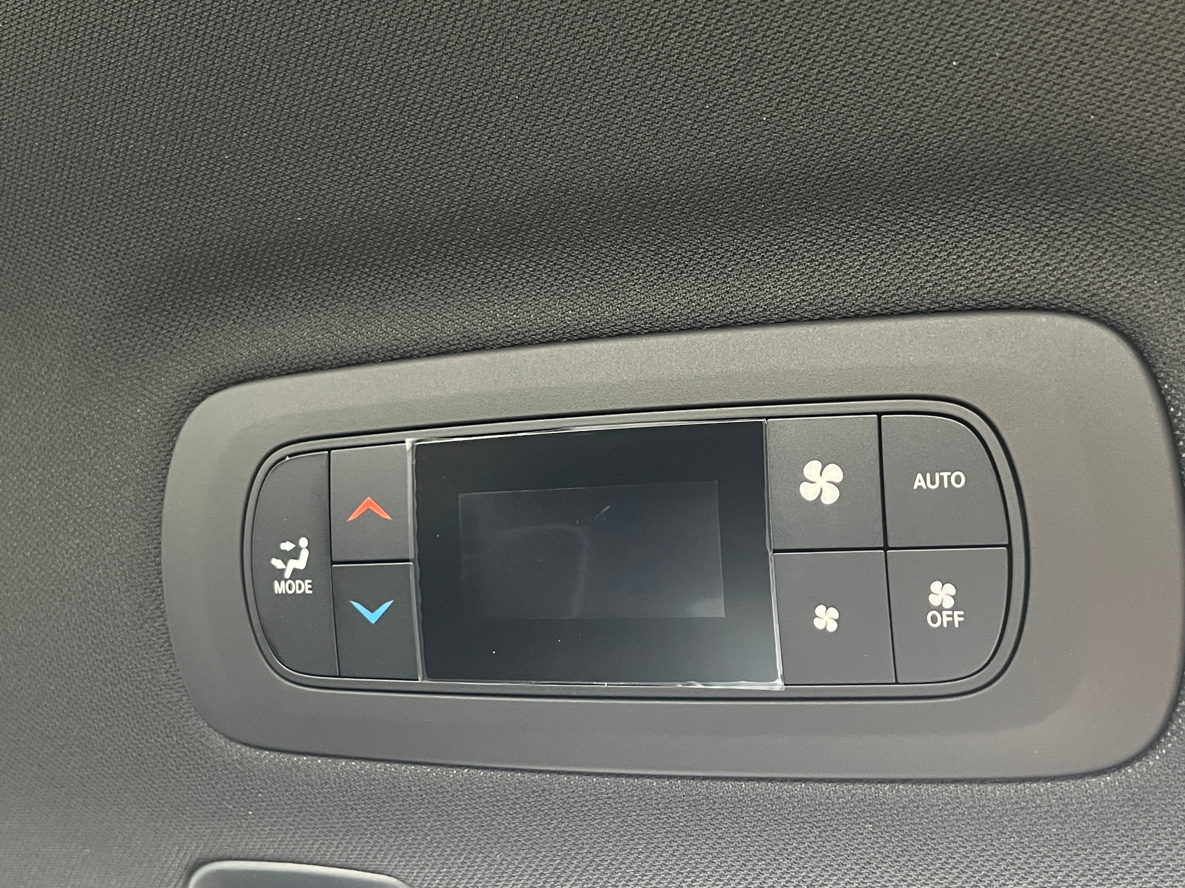2026 Chrysler Pacifica Limited's photo