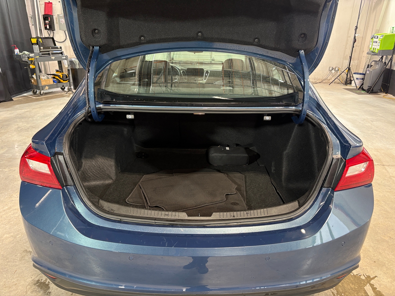 Thumbnail: 2024 Chevrolet Malibu - 7