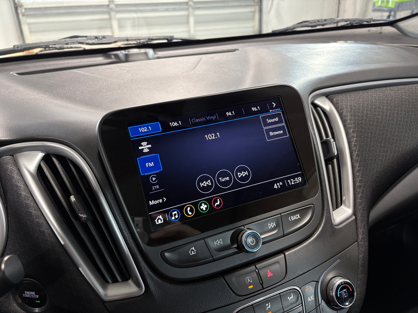 Thumbnail: 2024 Chevrolet Malibu - 4