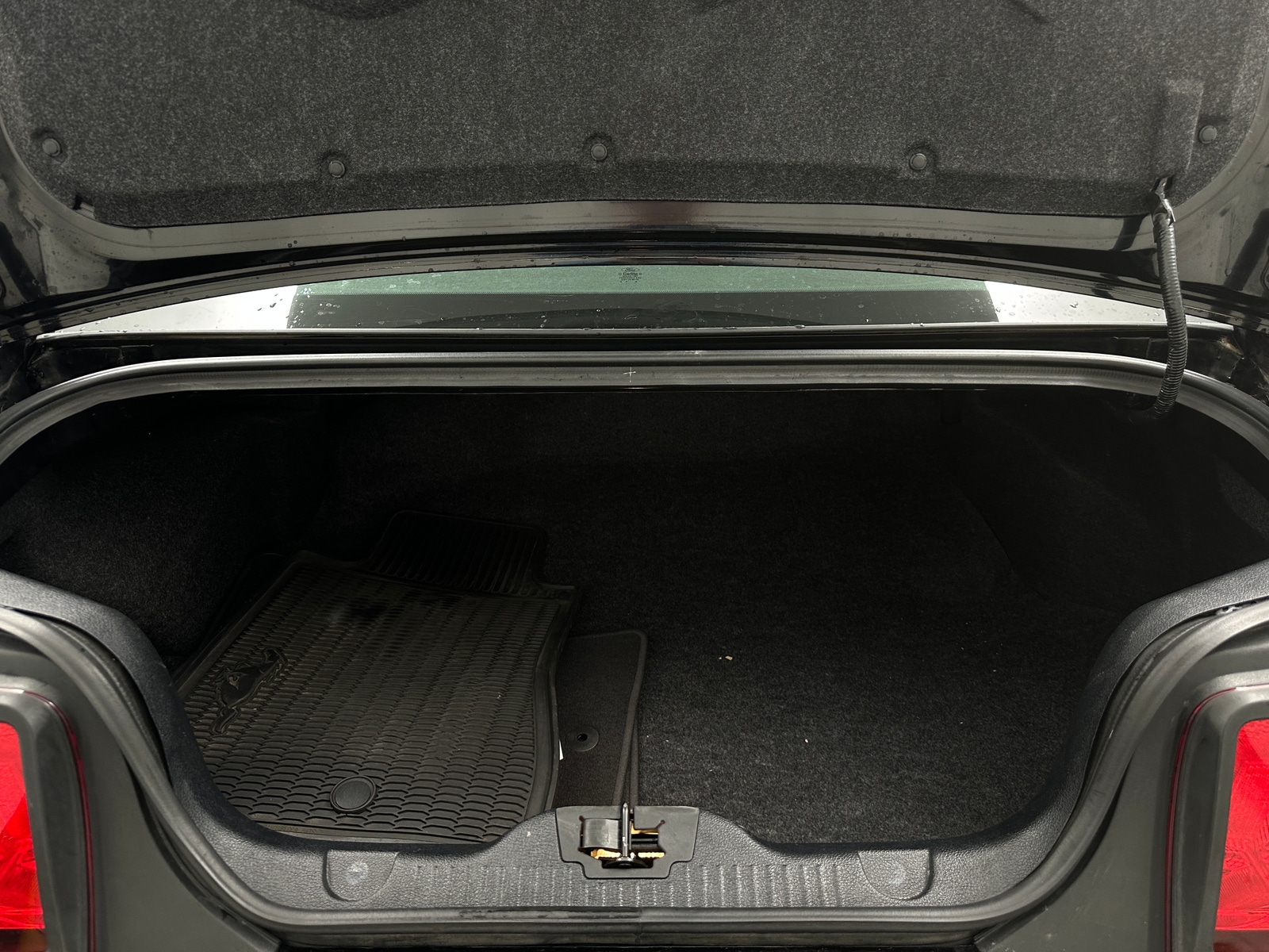 Thumbnail: 2011 Ford Mustang - 5