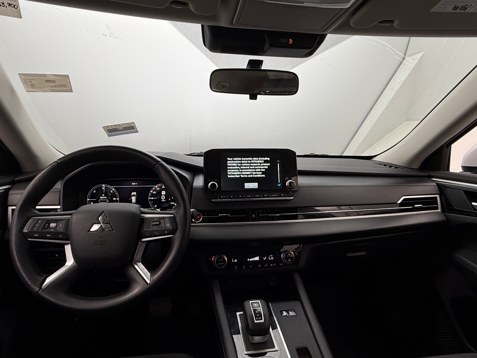 Thumbnail: 2023 Mitsubishi Outlander - 2