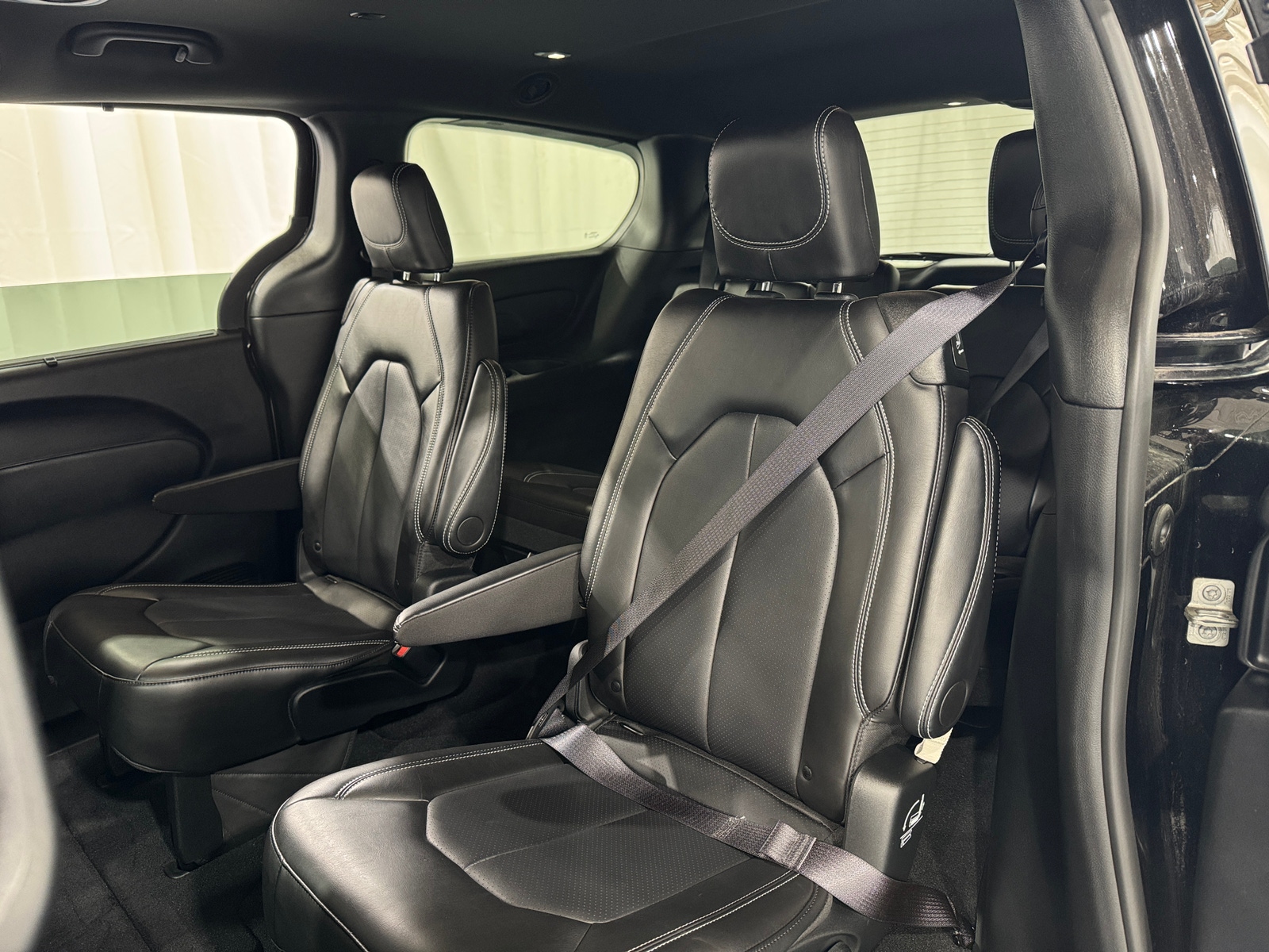 Thumbnail: 2025 Chrysler Pacifica - 5