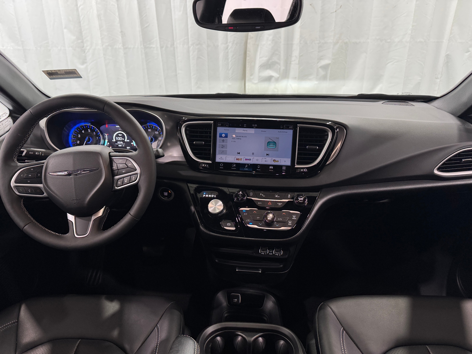 Thumbnail: 2025 Chrysler Pacifica - 2