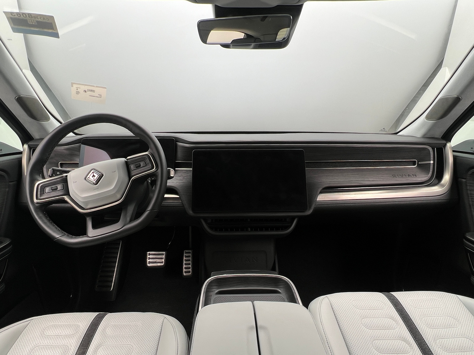 Thumbnail: 2024 Rivian R1T - 3