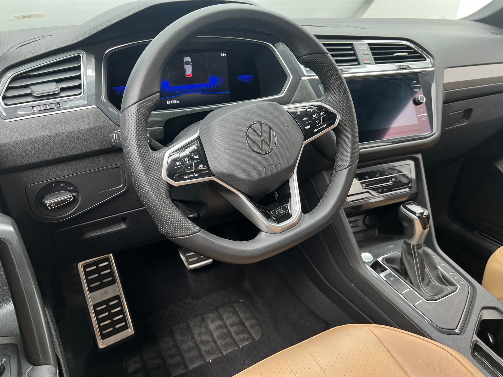 Thumbnail: 2022 Volkswagen Tiguan - 4