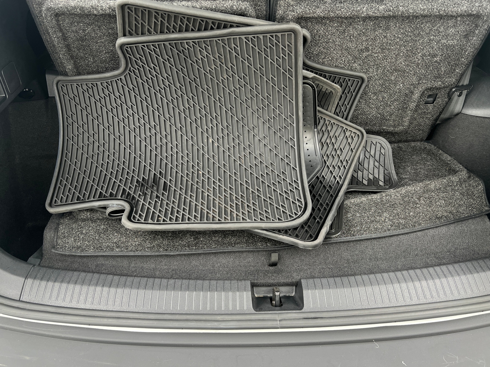 Thumbnail: 2022 Volkswagen Tiguan - 6