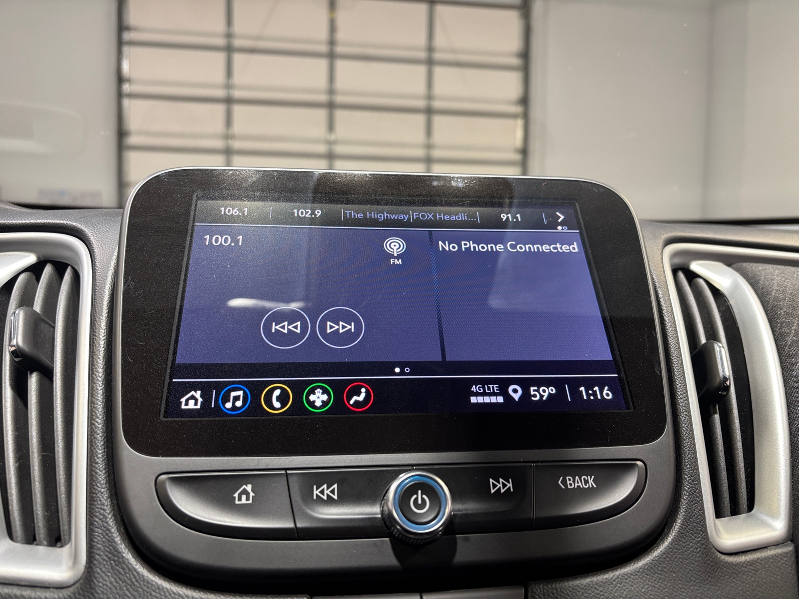 Thumbnail: 2024 Chevrolet Malibu - 4