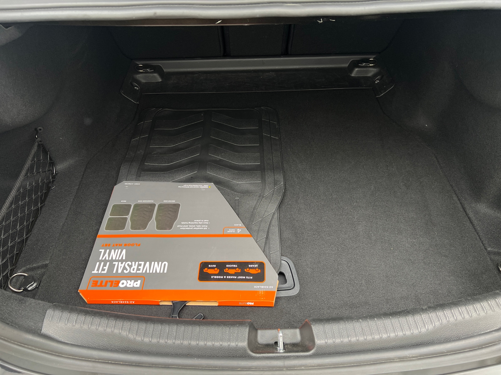 Thumbnail: 2024 Mercedes-Benz C-Class - 6