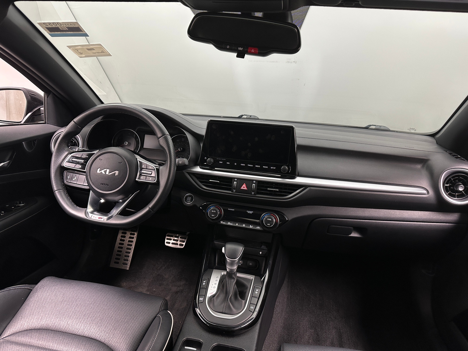 Thumbnail: 2024 Kia Forte - 3