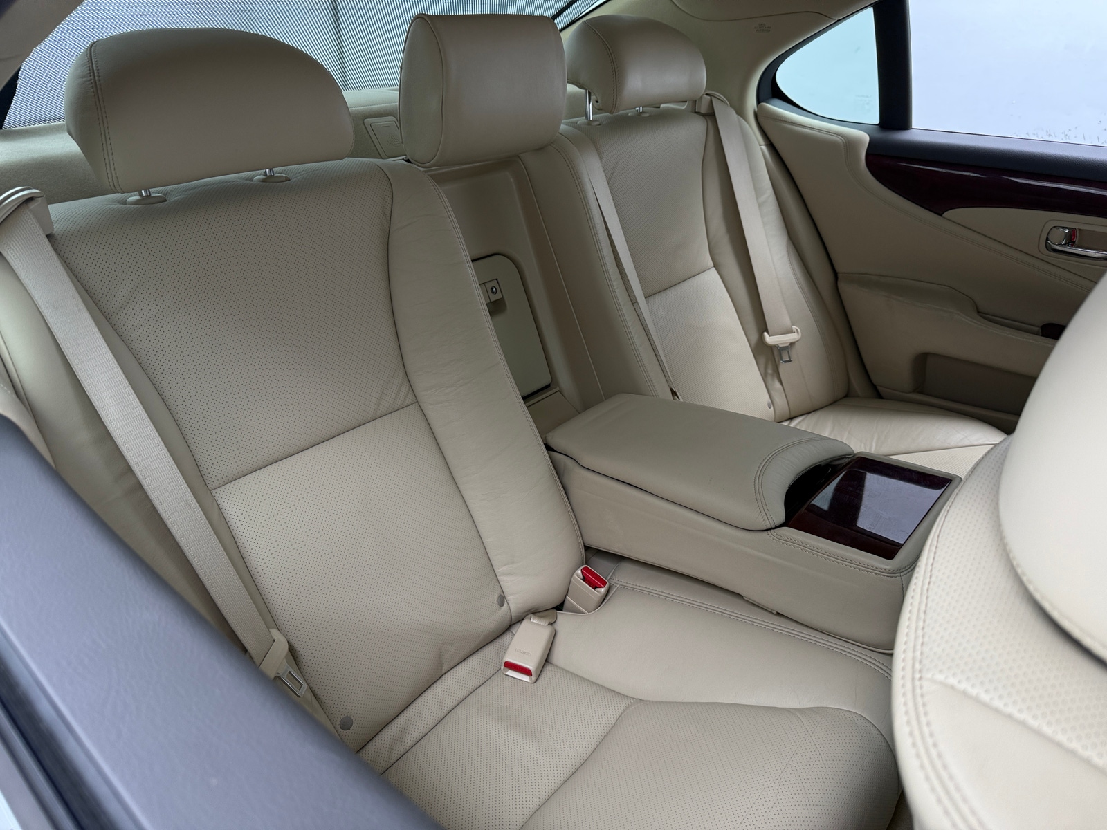 Thumbnail: 2010 Lexus LS - 5