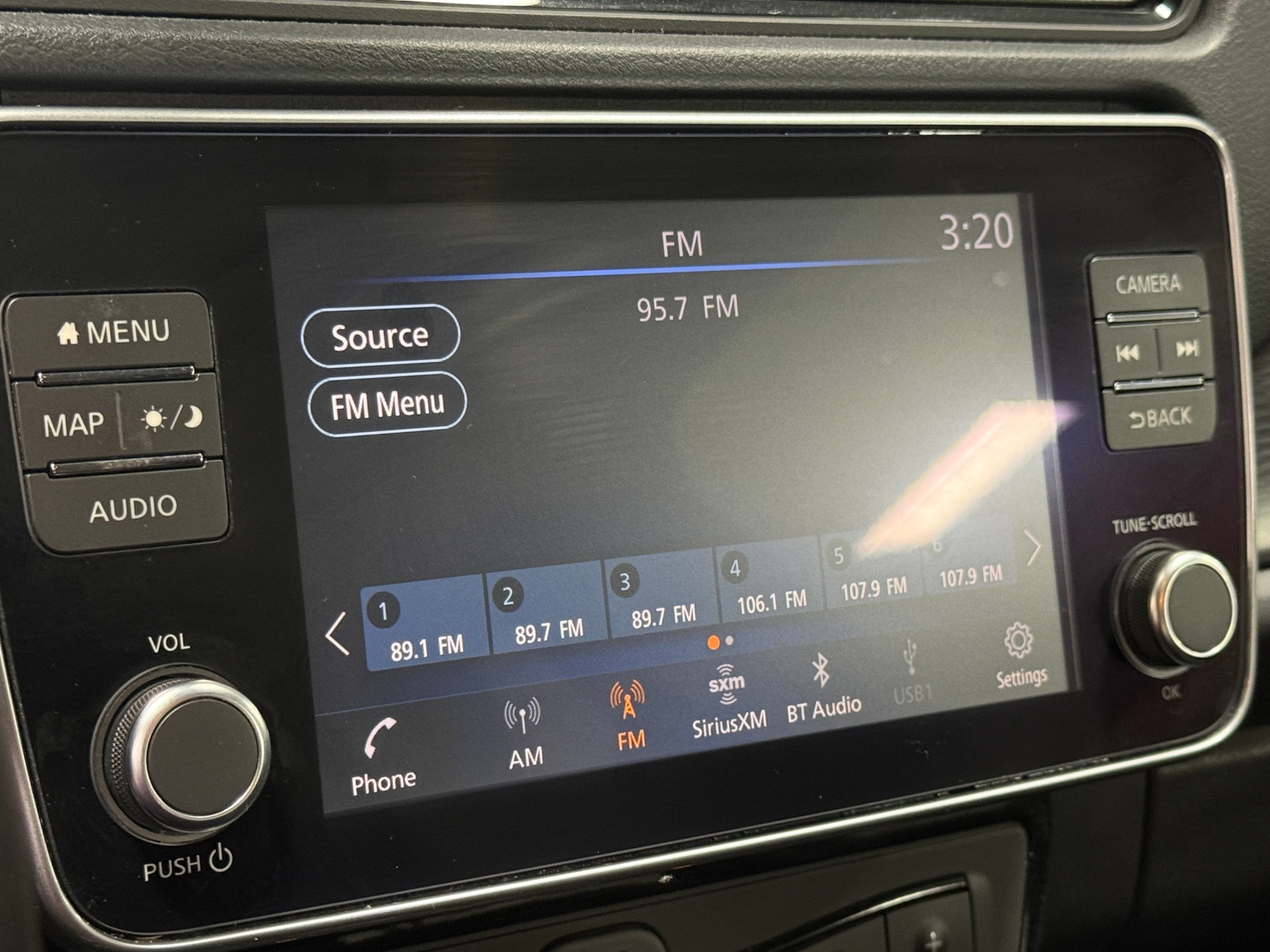 Thumbnail: 2022 Nissan Leaf - 4