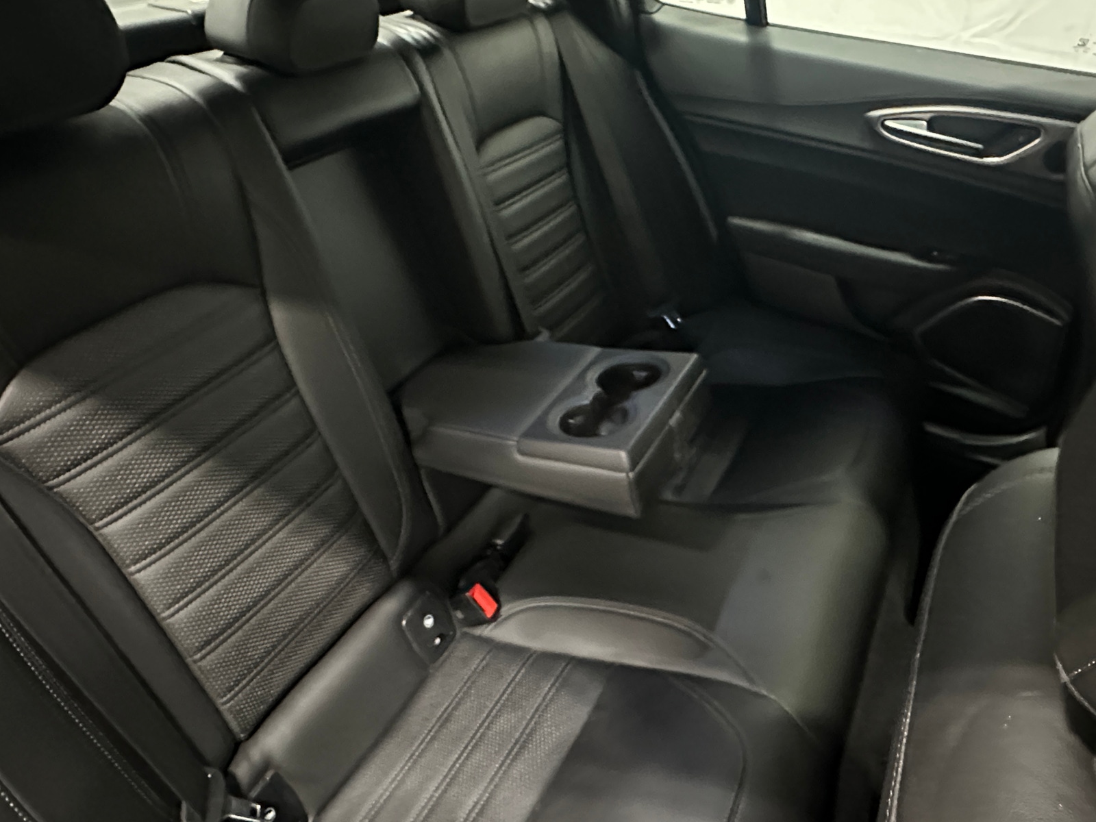 Thumbnail: 2020 Alfa Romeo Giulia - 5