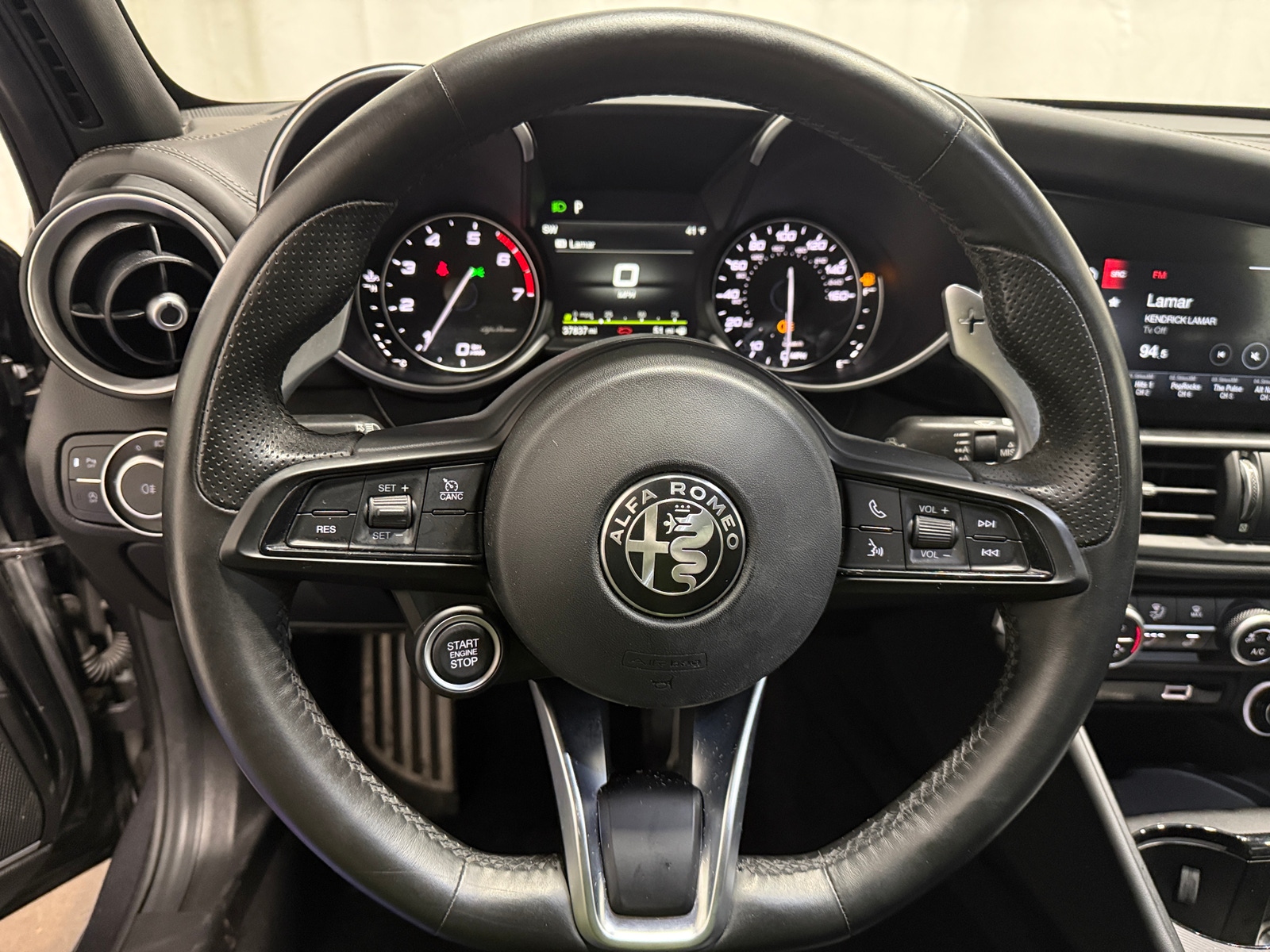 Thumbnail: 2020 Alfa Romeo Giulia - 4