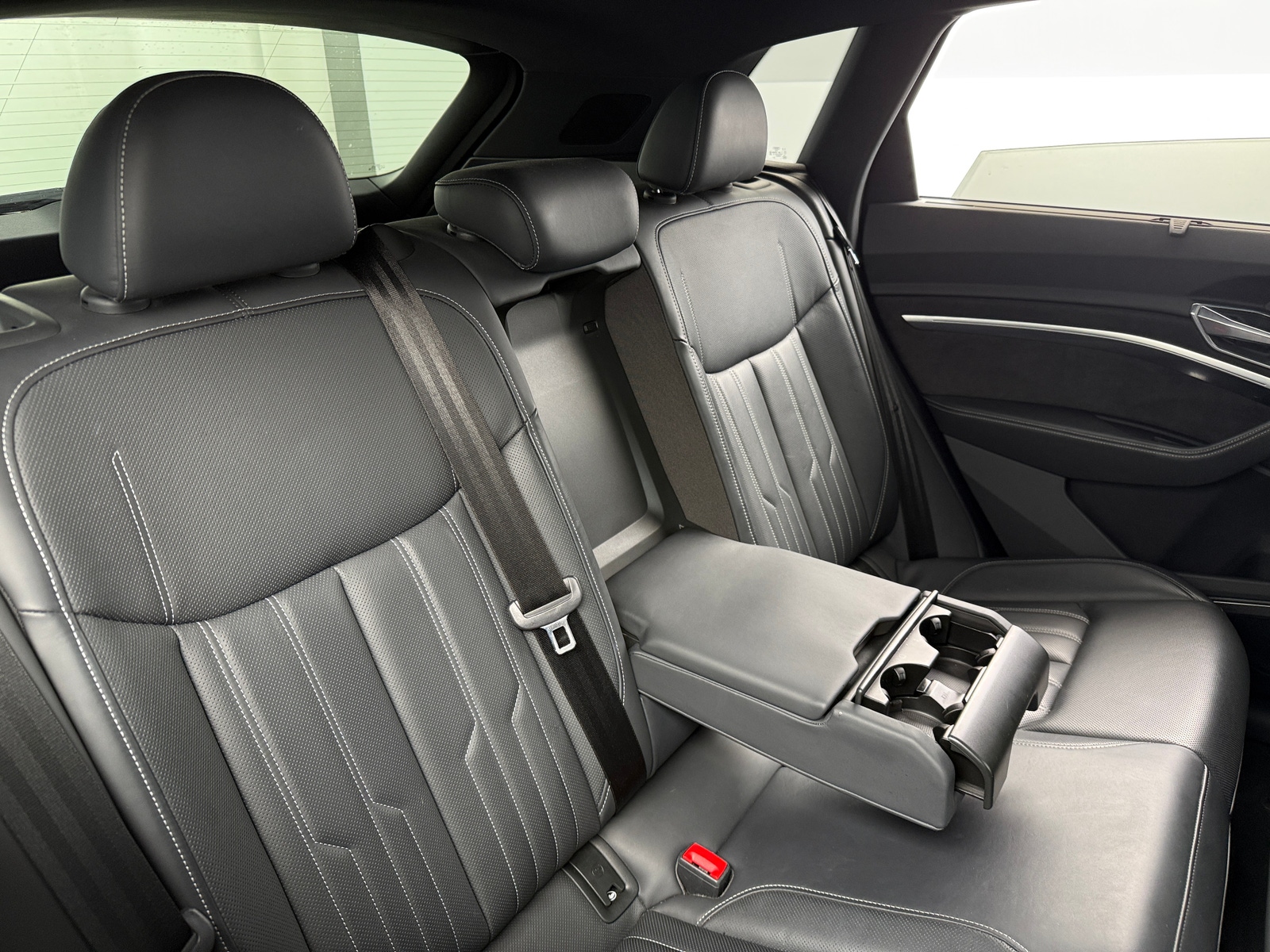 Thumbnail: 2019 Audi e-tron - 5