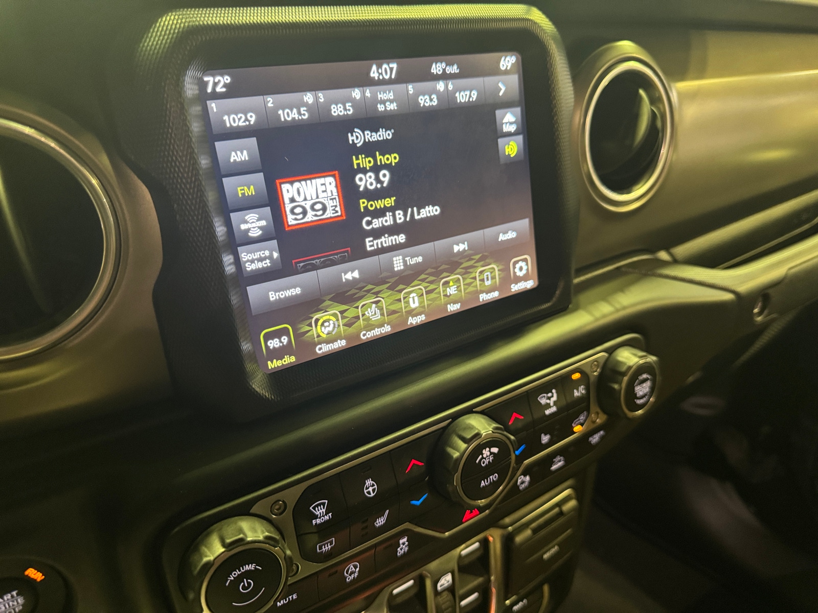 Thumbnail: 2020 Jeep Gladiator - 3