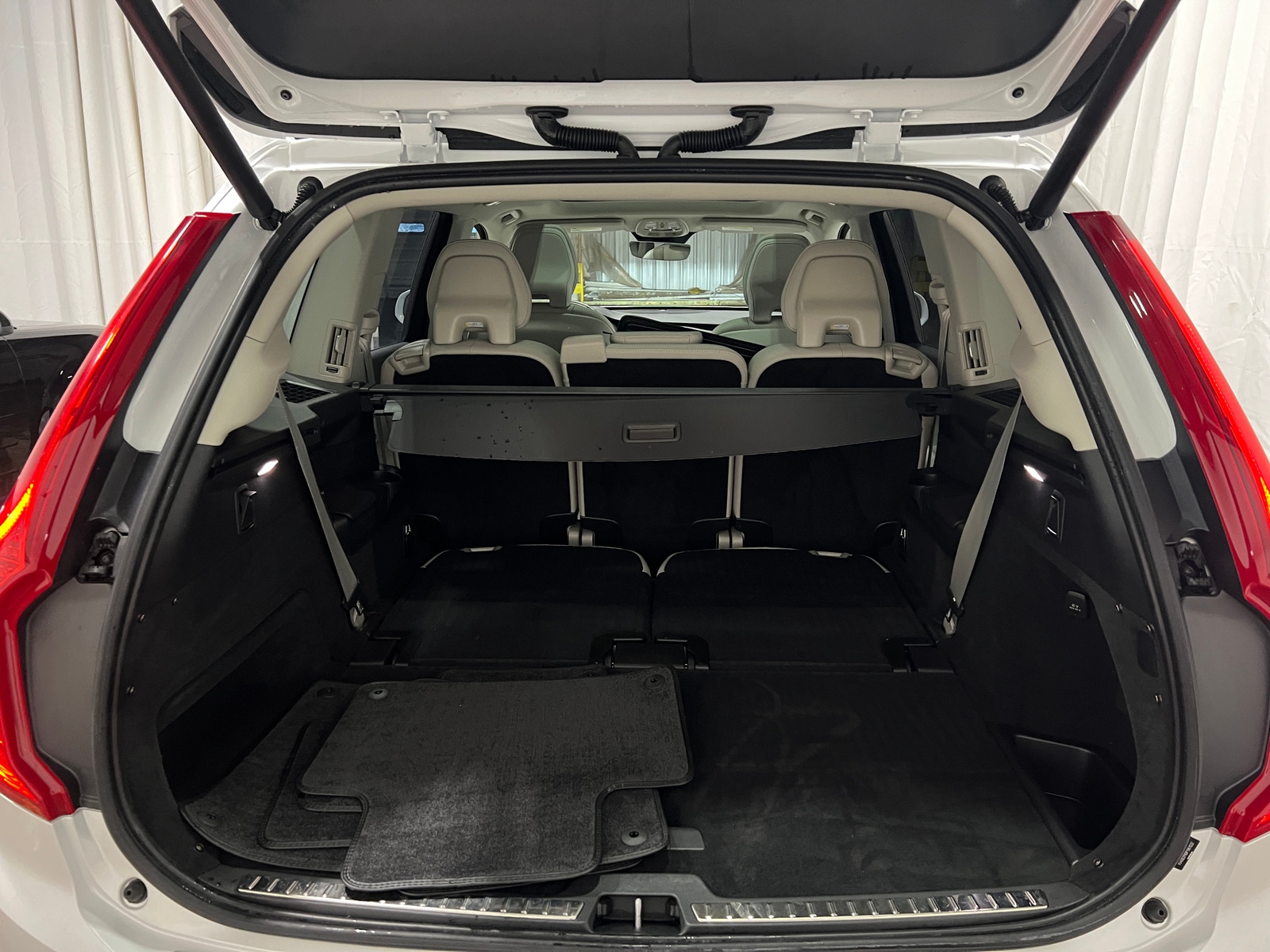 Thumbnail: 2023 Volvo XC90 - 6