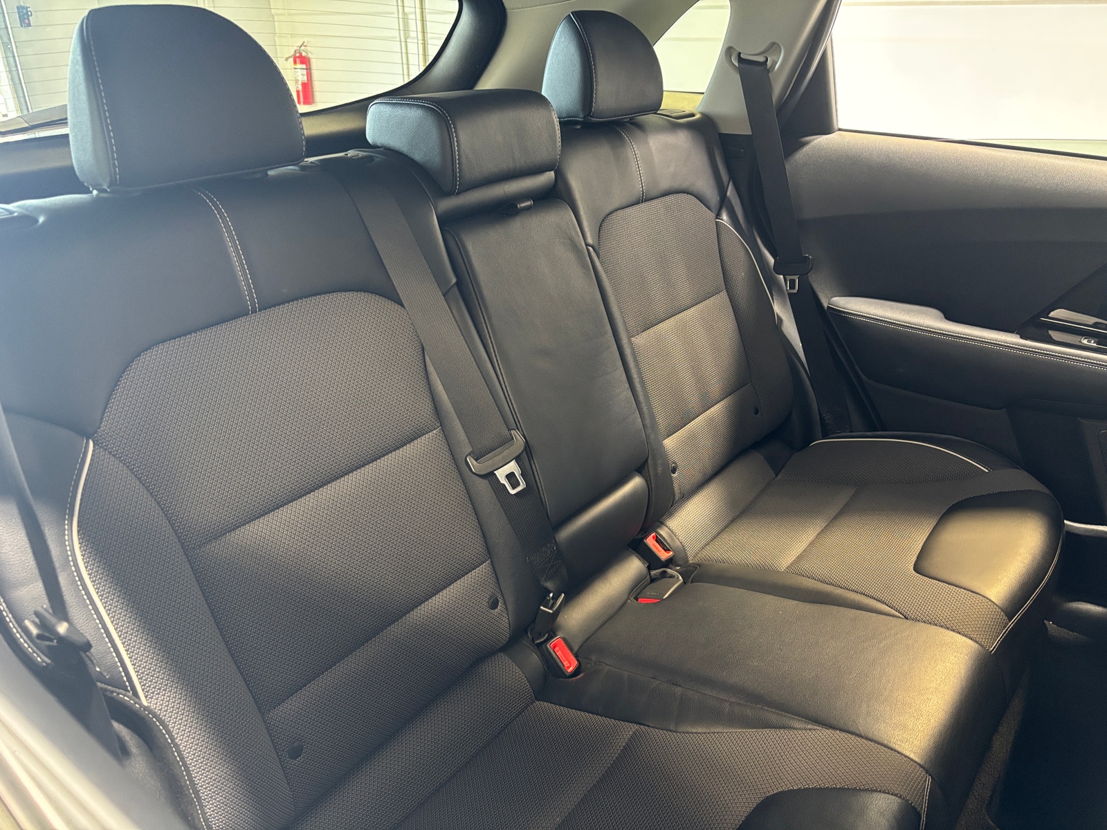 Thumbnail: 2020 Kia Niro - 6