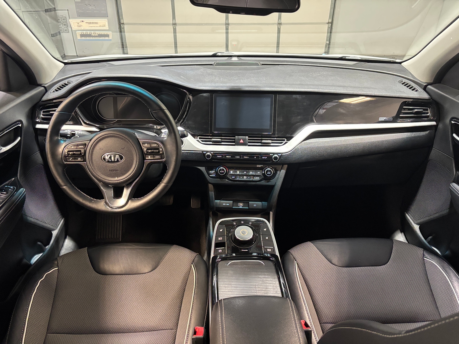 Thumbnail: 2020 Kia Niro - 3