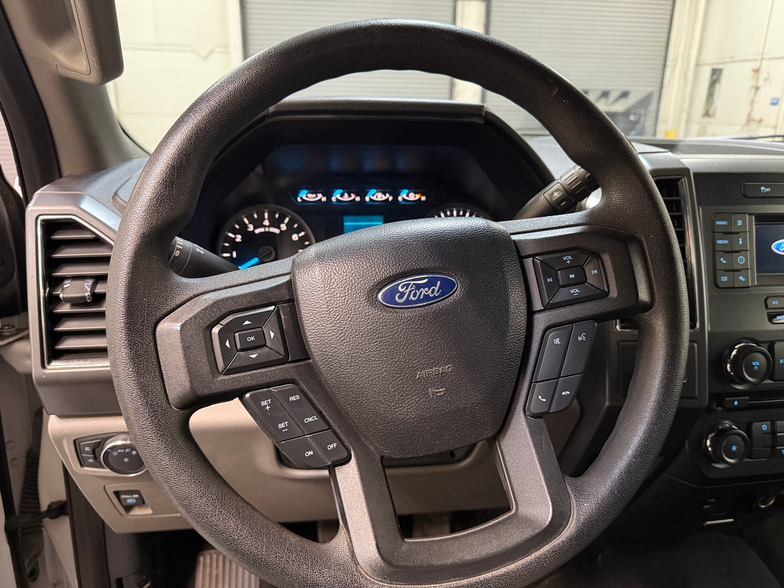 Thumbnail: 2018 Ford Econoline - 5