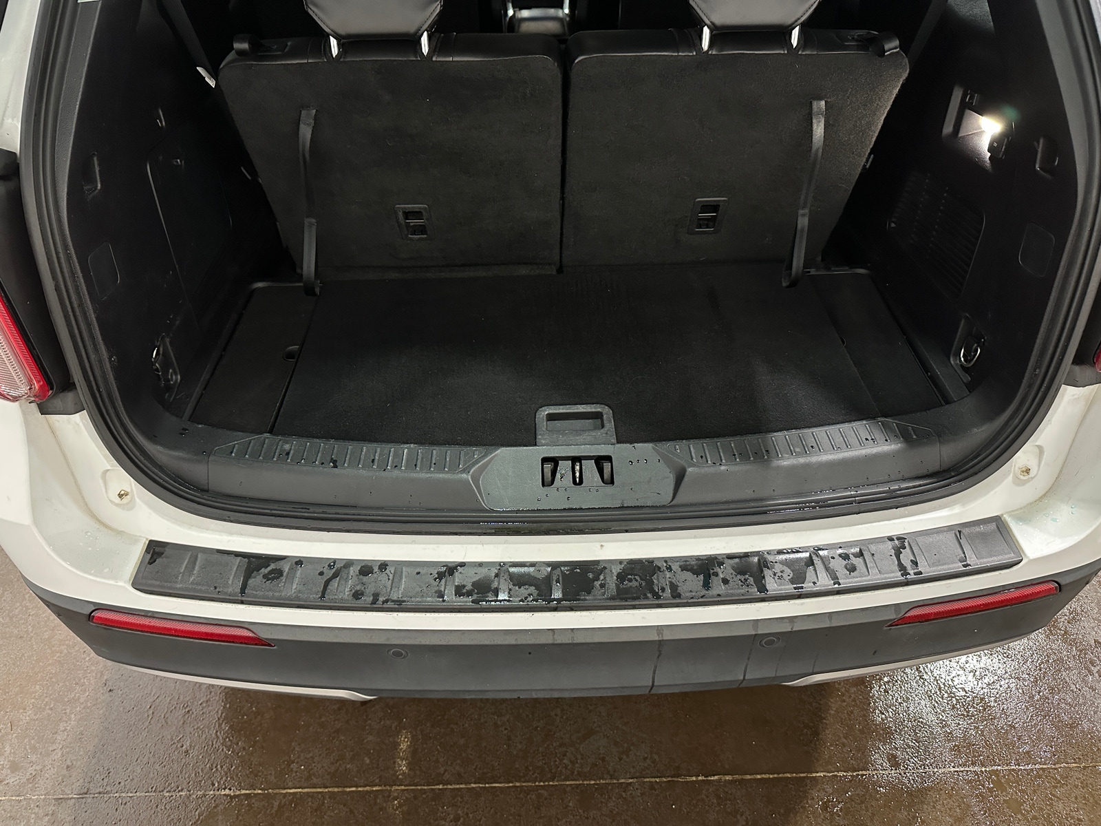 Thumbnail: 2021 Ford Explorer - 7