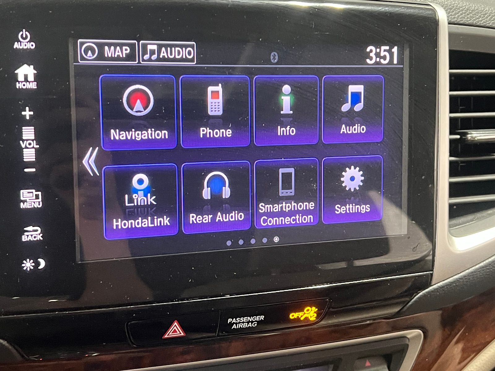 Thumbnail: 2018 Honda Pilot - 3