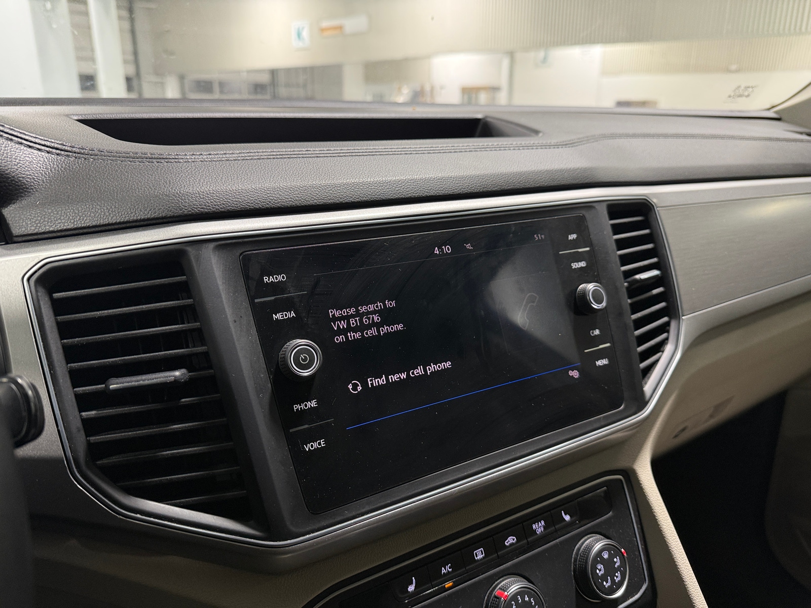 Thumbnail: 2018 Volkswagen Atlas - 3