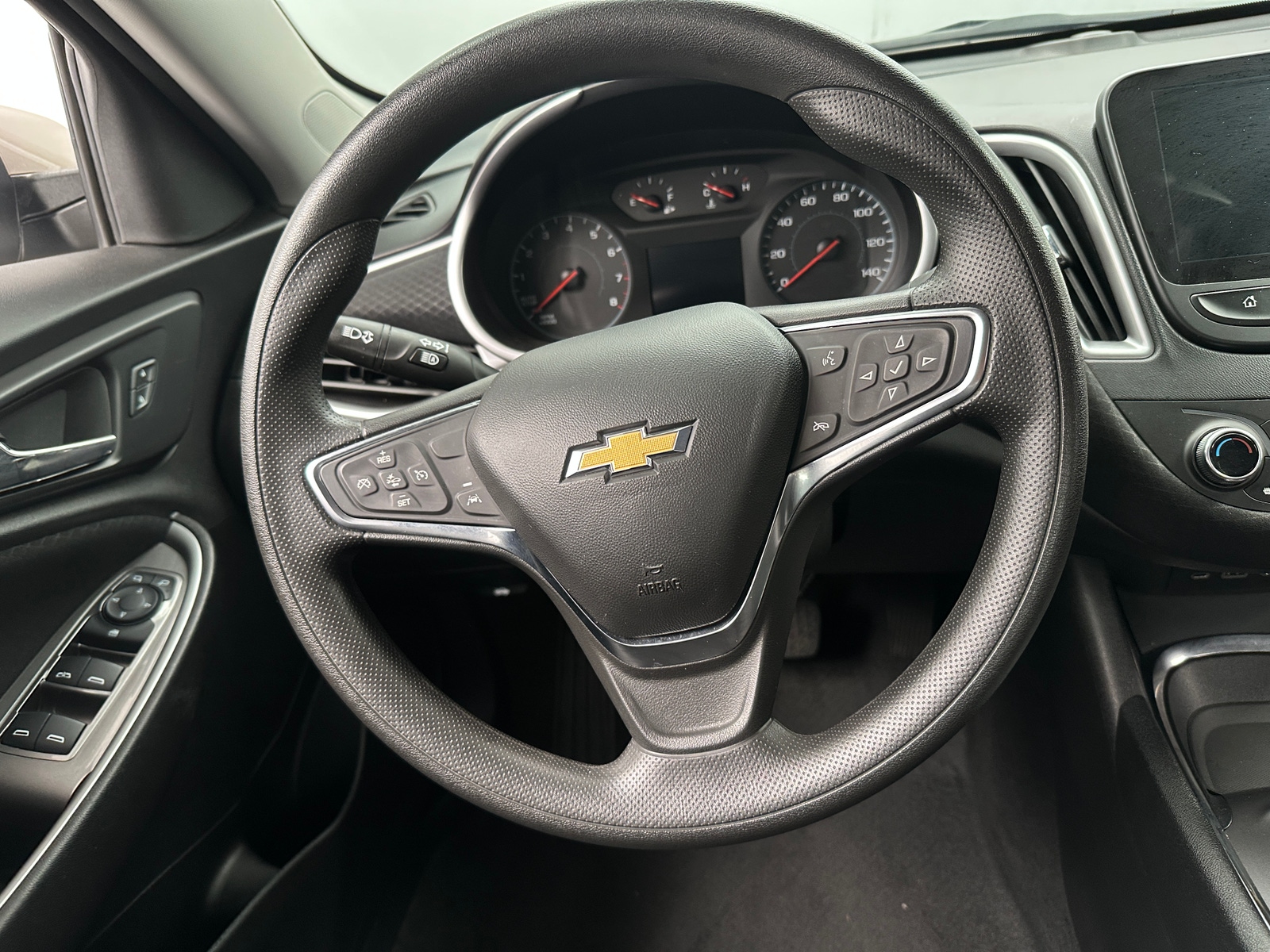 Thumbnail: 2024 Chevrolet Malibu - 5