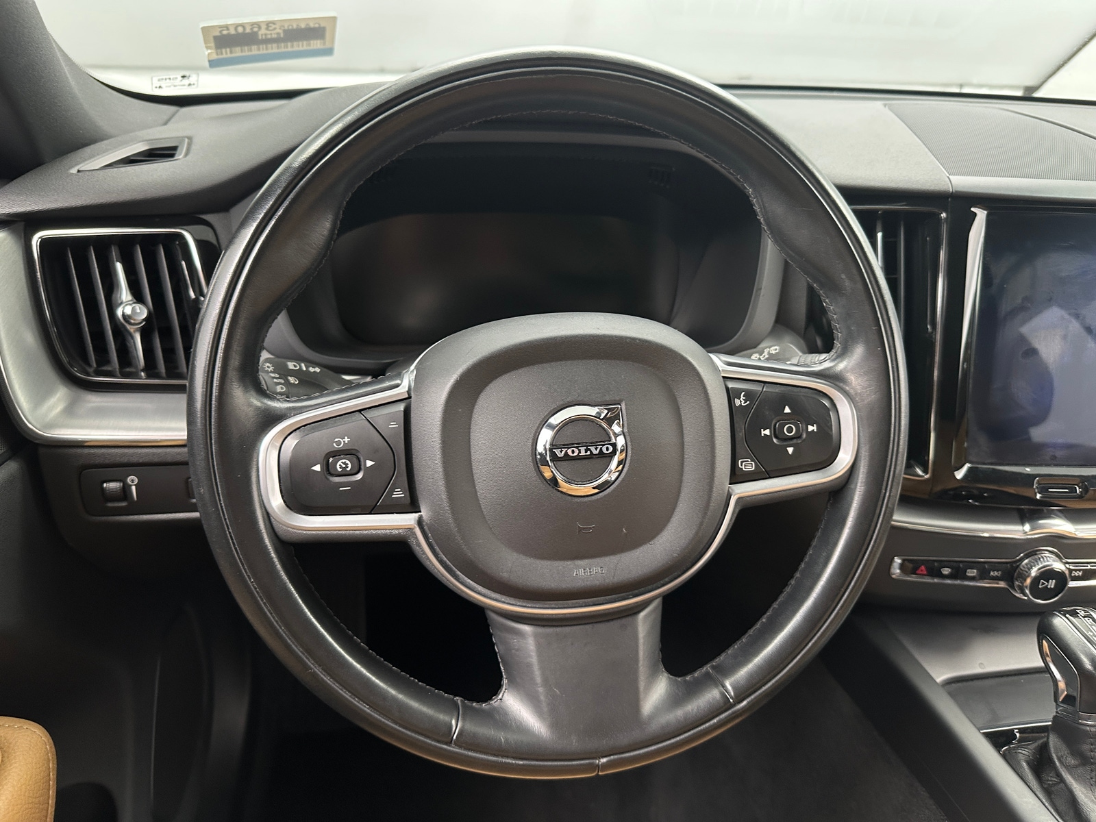 Thumbnail: 2018 Volvo XC60 - 4