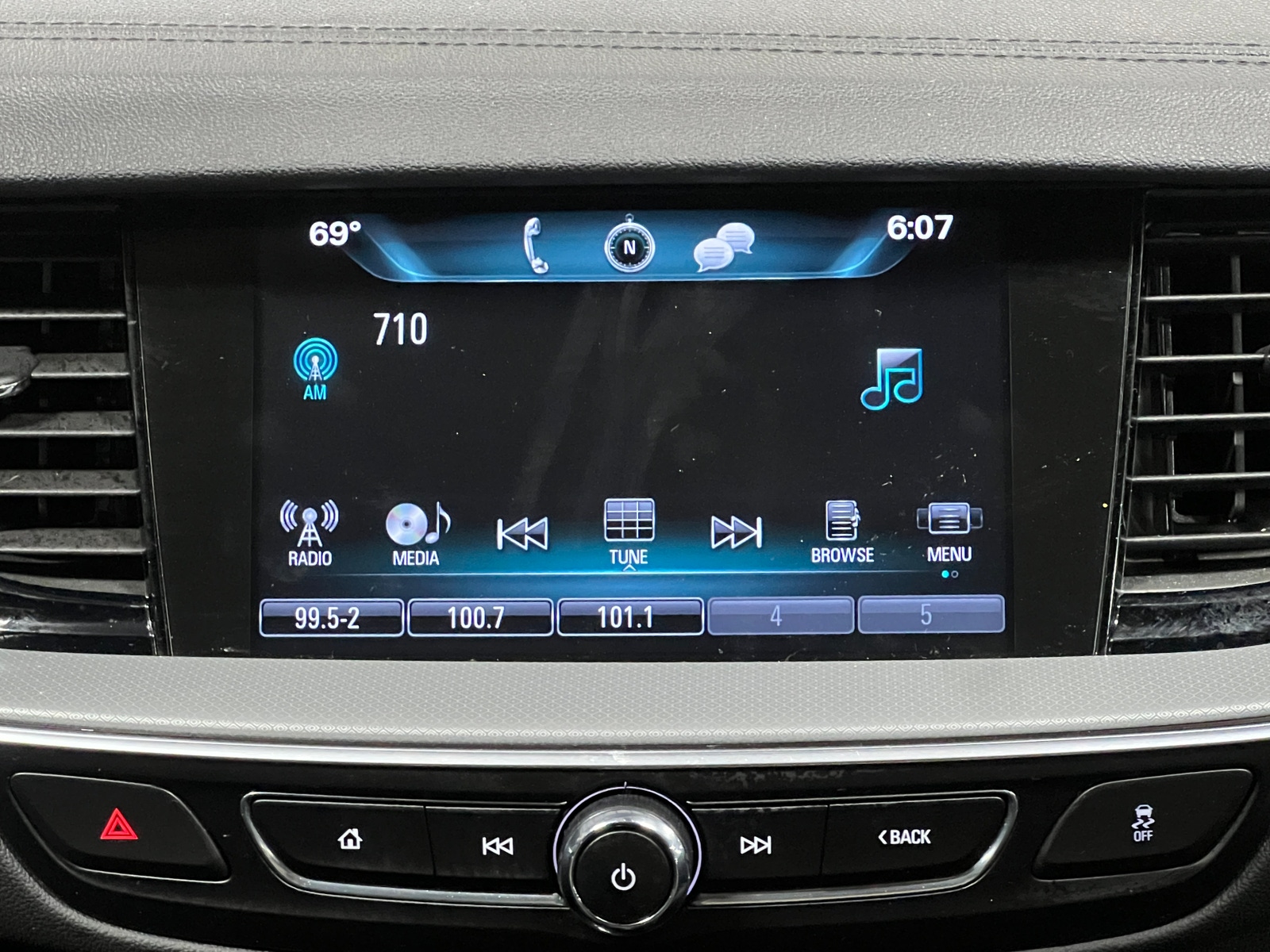 Thumbnail: 2018 Buick Regal - 4