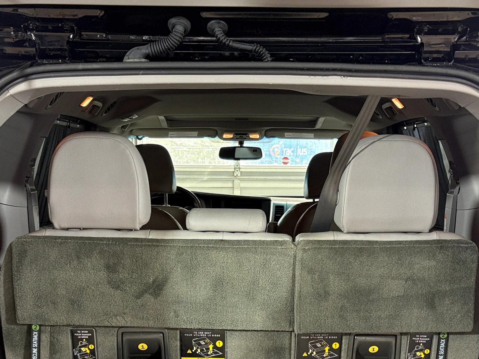 Thumbnail: 2017 Toyota Sienna - 6