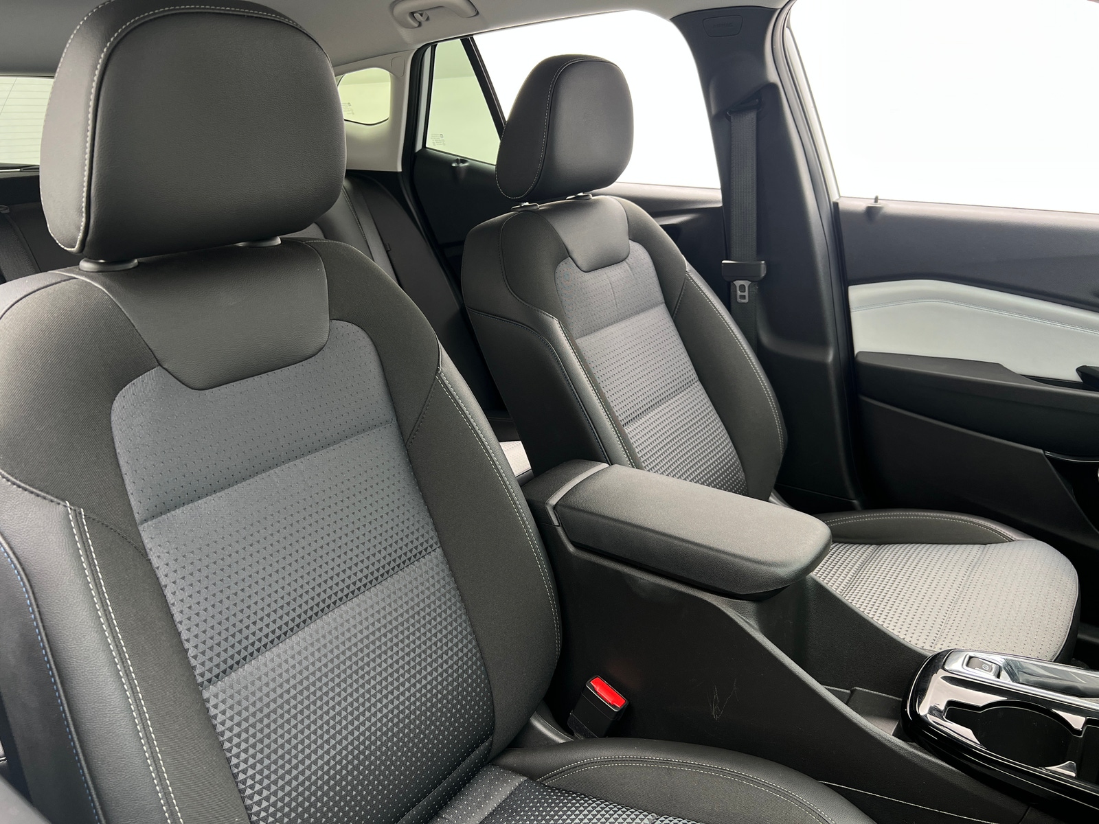 Thumbnail: 2025 Chevrolet Trax - 2