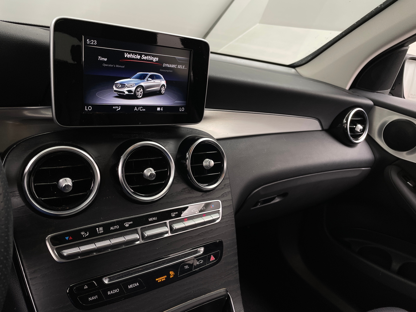 Thumbnail: 2019 Mercedes-Benz GLC - 3