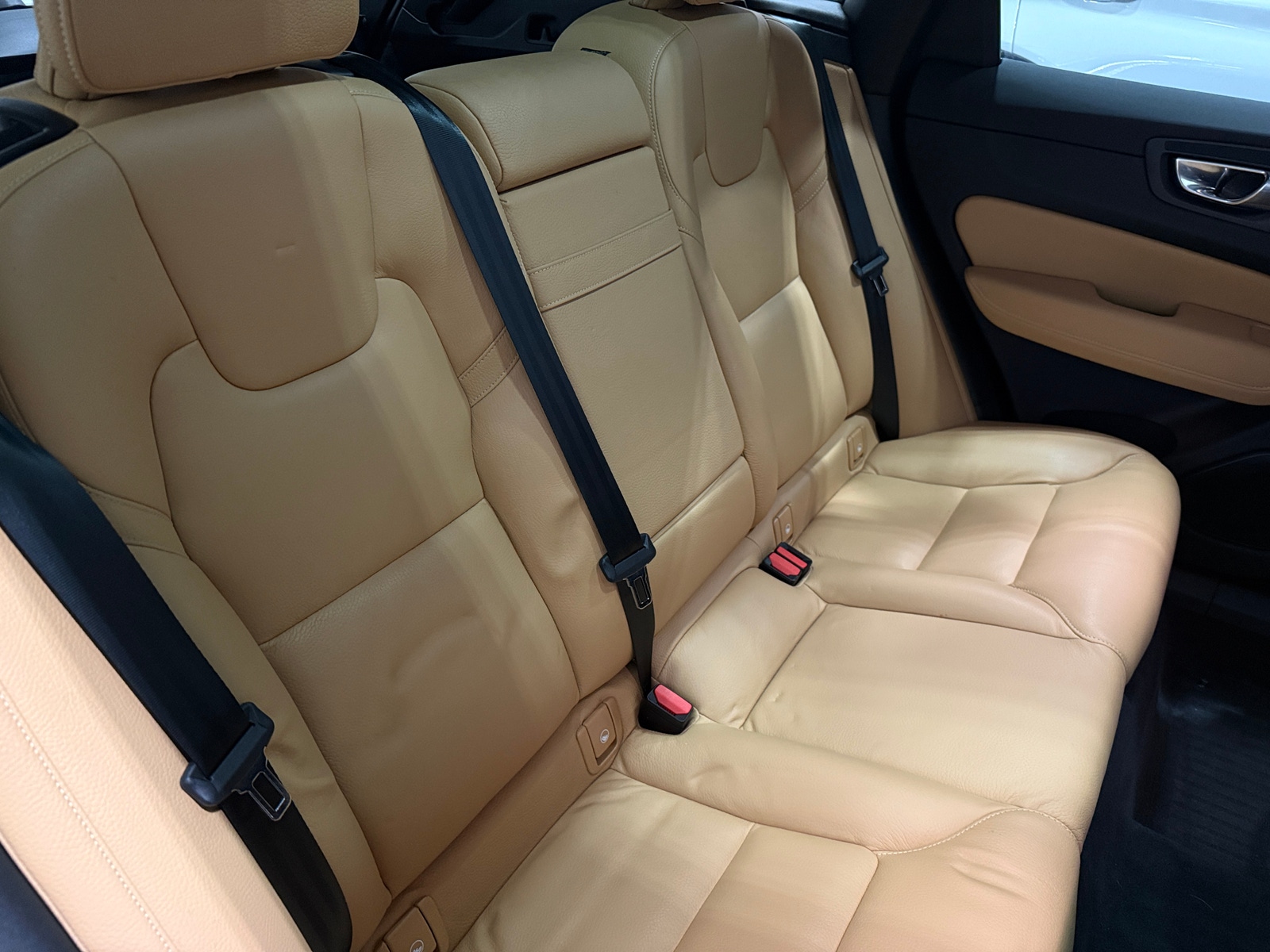 Thumbnail: 2020 Volvo XC60 - 5